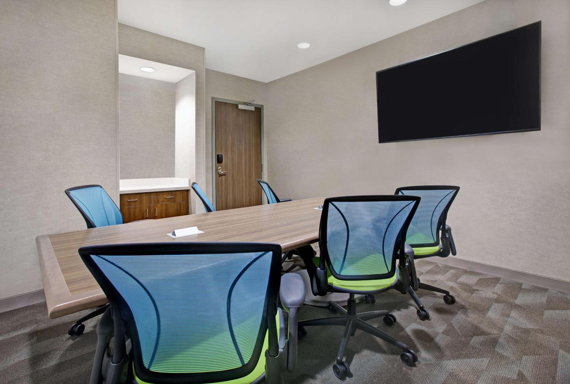 Home2 By Hilton Asheville Airport 3*