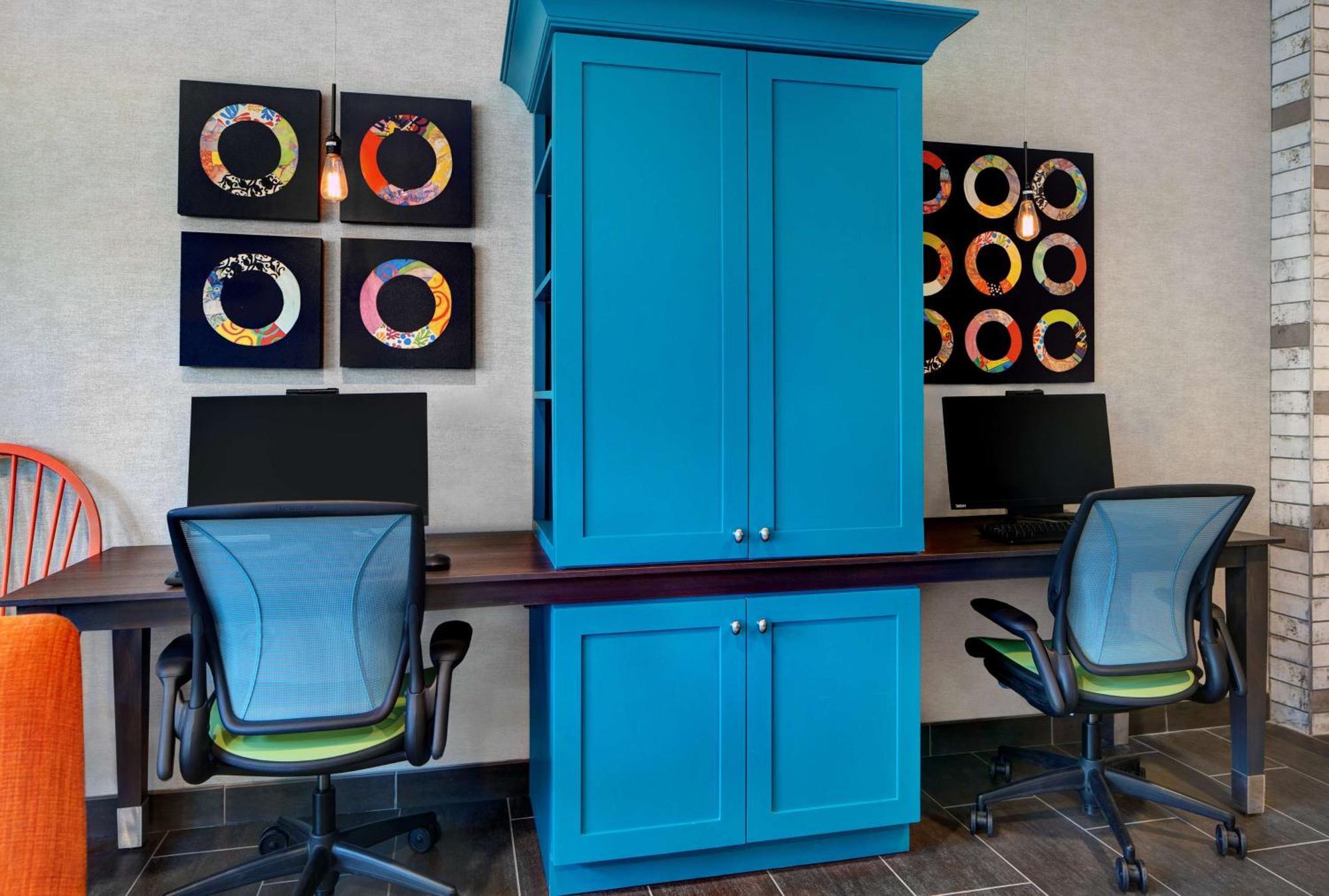 Home2 By Hilton Asheville Airport 3*